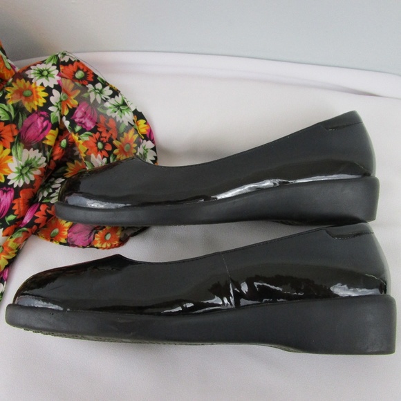 Vintage Black Patent Leather 1" Wedge Heels - Picture 5 of 8